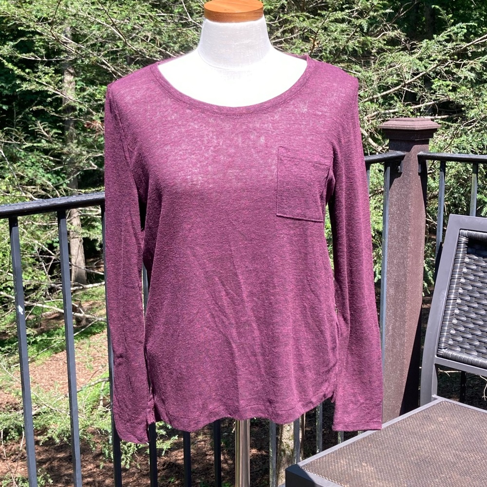 NWT Gap purple long sleeved top with front pocket. Linen Blend sz. S*